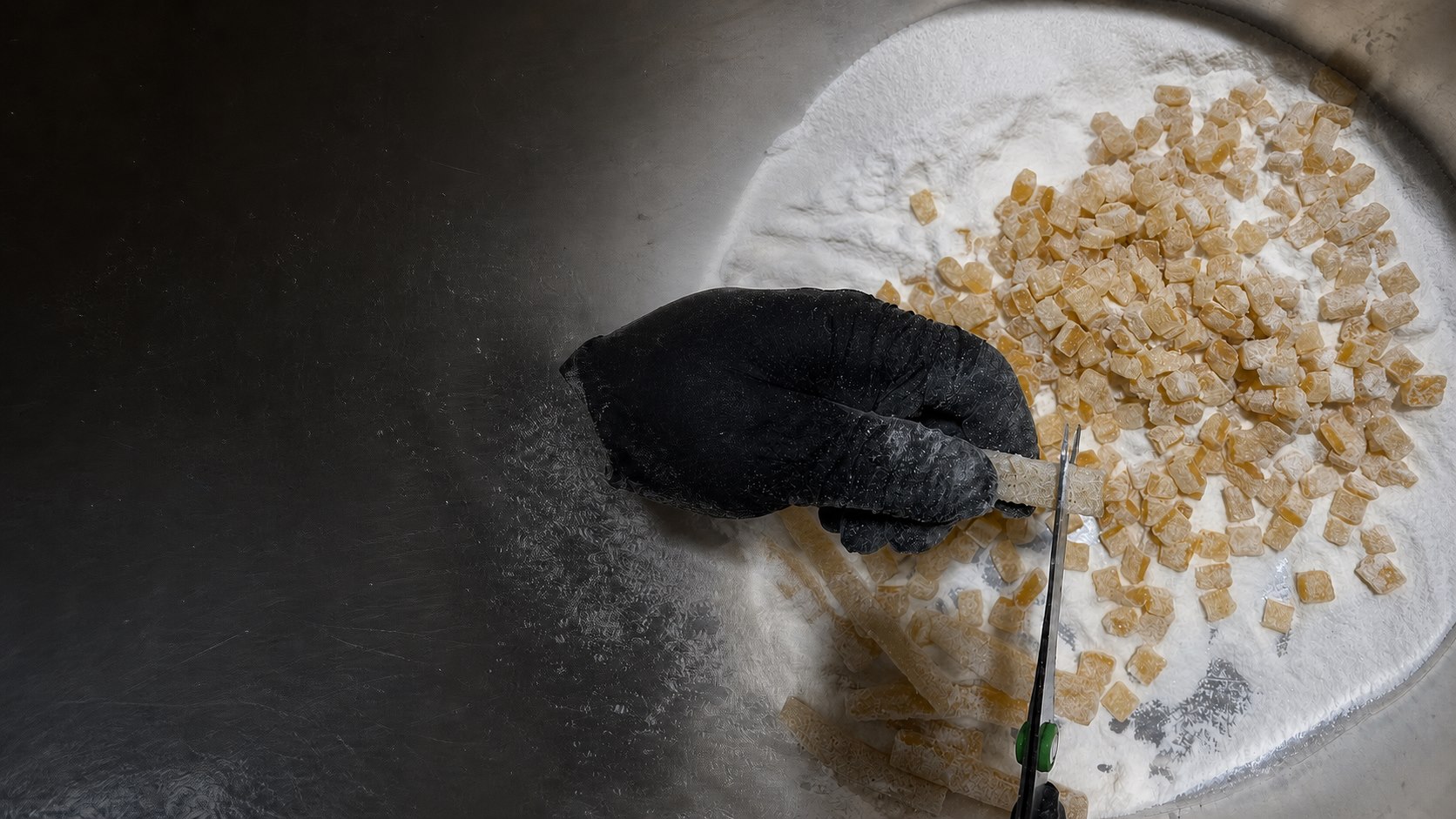 Produção artesanal das jujubas de cupuaçu